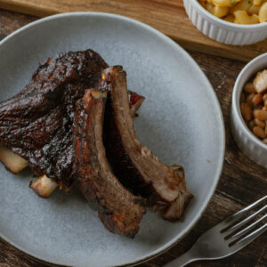 pork ribs with mac n cheese